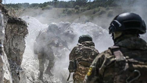 KLJUČNI UKRAJINSKI GRAD PRED PADOM: Rusi napreduju brže nego što se očekivalo (MAPA)