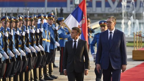 ФРАНЦУСКА ЈЕ ЗЕМЉА НА КОЈУ СЕ УГЛЕДАМО, ОСЛАЊАМО И СА КОЈОМ НАСТАВЉАМО ДА РАДИМО Вучић се огласио након разговора са Макроном (ФОТО)