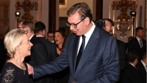 VUČIĆ SA URSULOM FON DER LAJEN: Predsednik sa svetskim liderima u Pragu (FOTO)