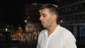 NJEMU JE POLITIKA SAMO NAČIN DA ZARADI PARE: Savo Manojlović prodaje majice, šalje ljudima mejlove u kojima traži novac! (FOTO)