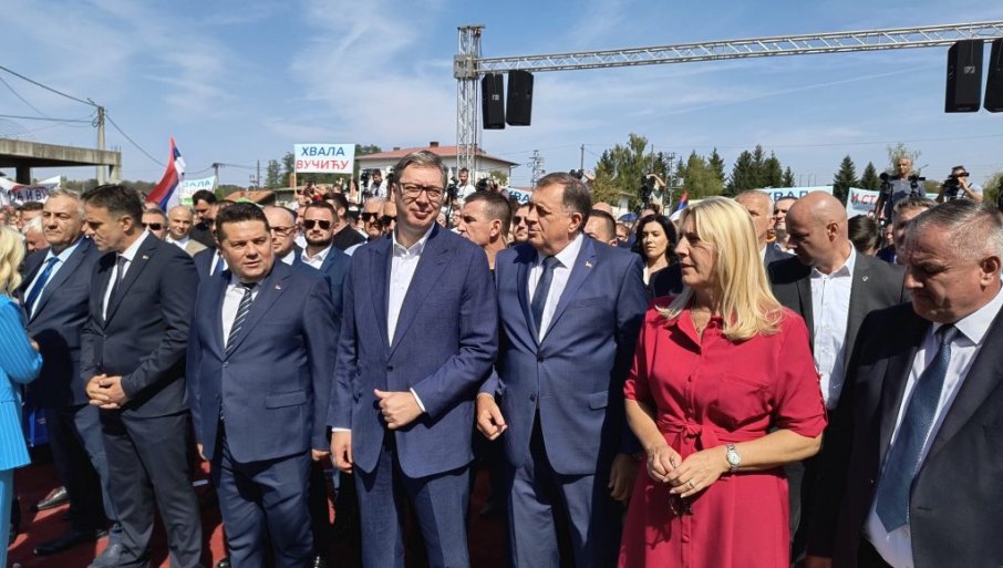 VUČIĆ U REPUBLICI SRPSKOJ: Predsednik se obraća na svečanom otvaranju Doma zdravlja ''Srbija'' (FOTO)