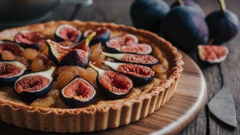 TART SA SMOKVAMA: Jednostavan desert koji će vas oduševiti ukusom