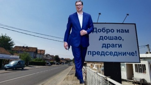 DOBRO NAM DOŠAO, DRAGI PREDSEDNIČE: Ovako su građani Loznice obradovali Vučića (FOTO)