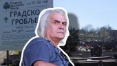 BORIN OPROŠTAJ U VEČNOST: Emotivna scena na groblju u Čačku - ukrštene dve gitare (FOTO)