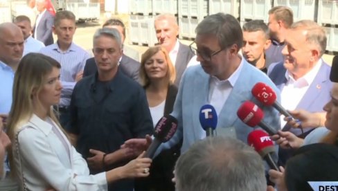 DO OKTOBRA PROJEKAT ZA TUNEL POD KADINJAČOM: Vučić tokom obilaska destilerije TIM najavio lepu vest