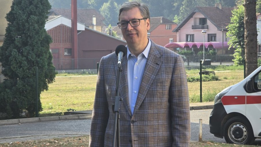 VUČIĆ U PODRINJU: Predsednik se obraća nakon obilaska Doma zdravlja u Krupnju (FOTO/VIDEO)