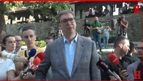 VUČIĆ U PODRINJU: Predsednik obilazi kompleks crkve Uspenja presvete Bogorodice (FOTO/VIDEO)