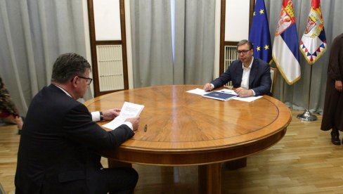 VUČIĆ SE SASTAO SA MIROSLAVOM LAJČAKOM: Specijalni predstavnik Evropske unije za dijalog Beograda i Prištine stigao u Srbiju