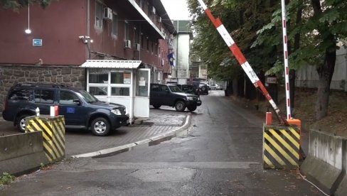 DOŠLI SMO DO DNA KADA SU DECU POČELI MUČKI DA NAM PRIVODE: Roditelji mladića uhapšenih na KiM vidno potreseni i razočarani (VIDEO)