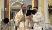 DA OSTANEMO DECA U DUŠI: Vladika Ilarion služio liturgiju i moleban za đake i sve zaposlene u prosveti u hramu Svetog Save