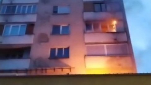 VATRA GUTA STAN U BOLJEVCU, SCENA KAO IZ PAKLA-DIM KULJA: Požar u stambenoj zgradi, objavljen zastrašujući snimak sa lica mesta (VIDEO)