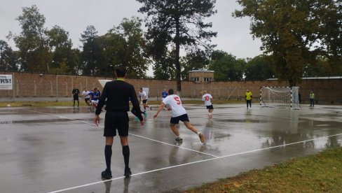 SLAVILI SA 3:0: Odigrana fudbalska utakmica između osuđenika KPZ Beograd (Padinska  skela) i veterana FK „Partizan“