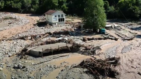 OGROMNE POPLAVE U BiH, DESETINE OSOBA SE VODE KAO NESTALE: Na KCUS primljeno četvero pacijenata iz poplavljenih područja (FOTO/VIDEO)