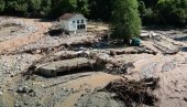 ОГРОМНЕ ПОПЛАВЕ У БиХ, ДЕСЕТИНЕ ОСОБА СЕ ВОДЕ КАО НЕСТАЛЕ: Вода носи асфалт, праве се клизишта и одрони... (ФОТО/ВИДЕО)