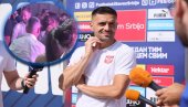 TADIĆ UHVAĆEN U LUDOM PROVODU: Dok se Srbija priprema za Švajcarsku i Španiju, evo šta radi bivši kapiten orlova (VIDEO)