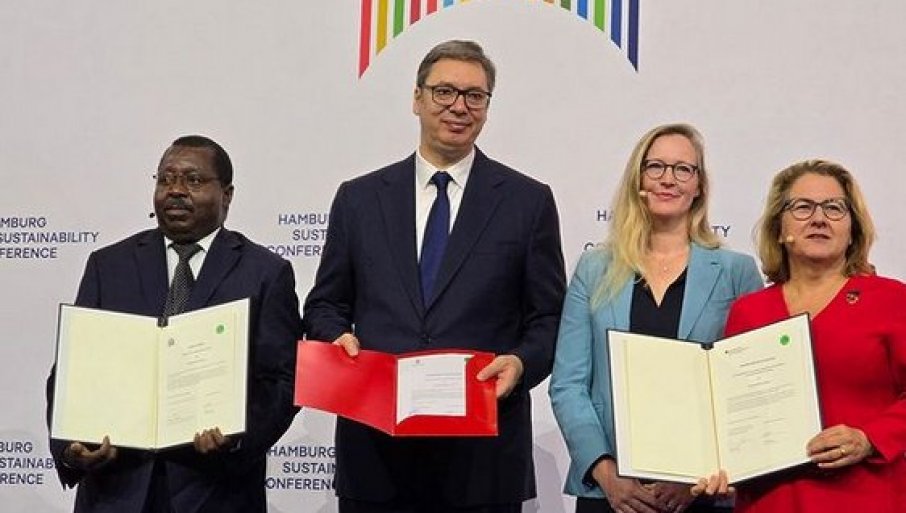 RADUJEMO SE SARADNJI SA NAŠIM PRIJATELJIMA IZ ZAMBIJE I AFRIKE: Vučić na panelu 