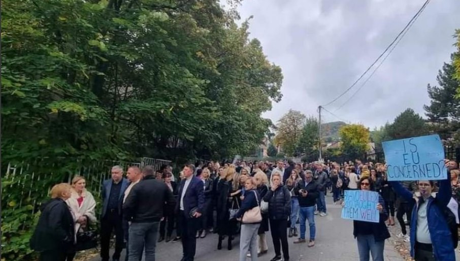 PROTEST U SEVERNOJ MITROVICI ZBOG HAPŠENJA ARSENIJEVIĆA: 