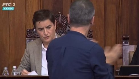 ĆUTA PRIŠAO ANI BRNABIĆ DA JE PROVOCIRA, ALI USLEDIO JE MUNJEVIT POTEZ PREDSEDNICE SKUPŠTINE: Lažni ekolog podvio rep i pobegao!