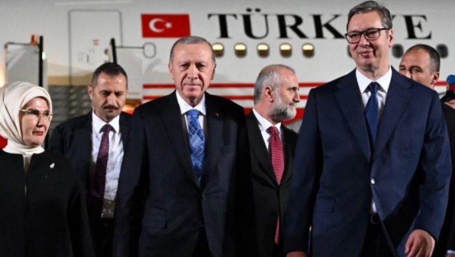 ERDOGAN ZAVRŠIO POSETU SRBIJI: Na aerodromu ga ispratio Vučić