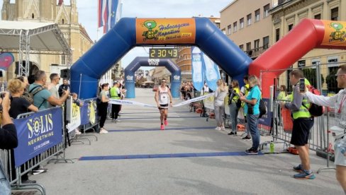 ODRŽAN 32. NOVOSADSKI MARATON: Pobedio takmičar iz Rusije Jegor Ručnikov