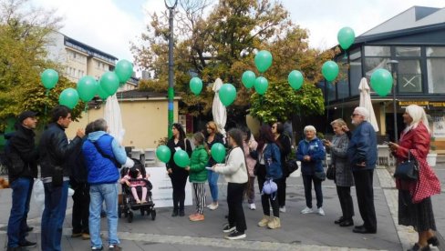 JUBILEJ PARAĆINSKOG DRUŠTVA CDP: Baloni i program solidarnosti i podrške (FOTO)