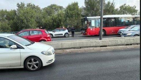 DRAMATIČNE SCENE NA BRANKOVOM MOSTU: U teškom udesu povređeno 12 osoba, osmoro prevezeno na VMA