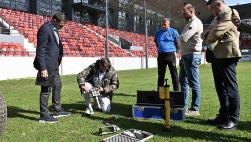 HITNA INSPEKCIJA: Generalni sekretar FSS obišao sporan teren na stadionu u Leskovcu