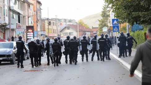 CIGLAMA I TOPOVSKIM UDARIMA NA POLICIJU! Ivica Dačić posle nereda u Novom Pazaru: Svi će biti uhapšeni, ovo je napad na državu!