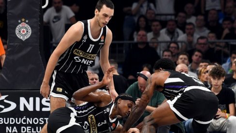 PRENOS, PARIZ - PARTIZAN: Crno-beli pišu istoriju u prestonici Francuske