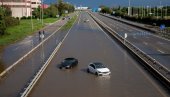 HAOS U BARSELONI, EKSTREMNA OPASNOST: Katastrofalne poplave zatvorile ulice i škole! (FOTO/VIDEO)