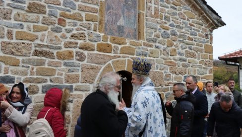 GREJU DUŠE I SRBIMA I ALBANCIMA: U manastiru Zočište na KiM, gde je i ove godine obeležena hramovna slava