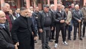 ДРЖАВА МОРА ДА СТАНЕ ИЗА БОРАЦА: Протест на Римском тргу у Подгорици