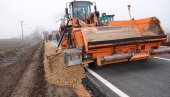 OBNOVA PUTA U TELEČKOJ ULAZI U ZAVRŠNICU: Zasijaće saobraćajnica koja spaja Sombor i Bačku Topolu