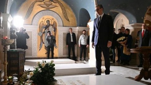 VUČIĆ NA POMENU PATRIJARHU IRINEJU: NJegovu mudrost i predanost narodu zauvek ćemo pamtiti (FOTO)