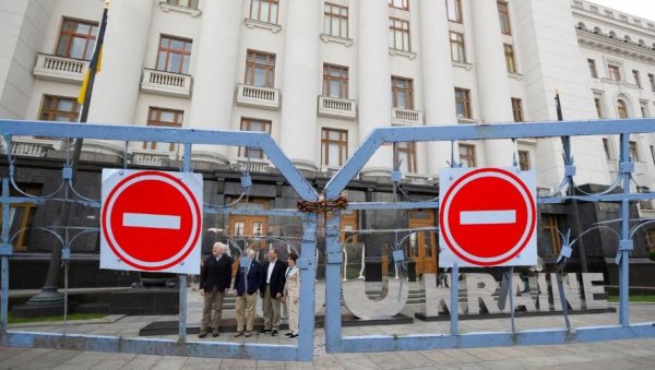 ДРАМА У КИЈЕВУ: Стране амбасаде купе прње, западњаци очекују снажан руски удар