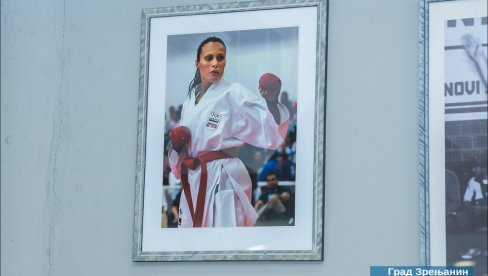 FOTOGRAFIJA SNEŽANE PERIĆ NA ZIDU USPOMENA: Istinska šampionka i sportiskinja za primer