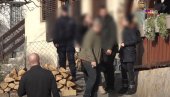 SNIMAK HAPŠENJA IVANJIČANKE KOJA JE UBILA BEBU: Šokirala policajce, besno i ljutito se ponašala (VIDEO)