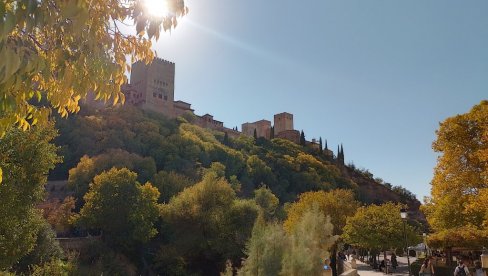 GRANADA - GRAD FLAMENKA, GITARE I VELIČANSTVENE ALHAMBRE: Srednjovekovni mavarski biser gde danas živi duša Španije