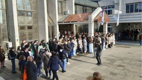 SVE STUDENT DO STUDENTA: Evo ko je među protestantima koji i danas maltretiraju građane Srbije (FOTO)