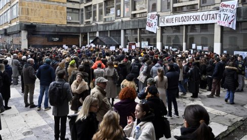 OPET BLOKADE, VIŠE NE ZNAJU NI ŠTA TRAŽE: Deo akademaca nastavio proteste, neslaganja oko zahteva između univerziteta u Novom Sadu i Beogradu