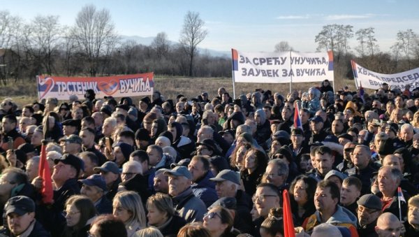 ХИЉАДЕ ЉУДИ НА ОТВАРАЊУ АУТОПУТА: Моћне слике на деоници Кошево - Врњачка Бања (ФОТО/ВИДЕО)