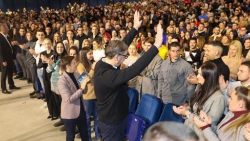 FESTIVAL MLADOSTI, PAMETI I LEPOTE U SAVA CENTRU: Vučić - Budućnost, a ne prošlost i ne samo za mlade! (FOTO)