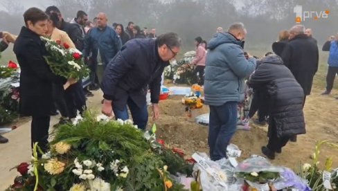 VUČIĆ JE BIO TU ZA NAS: Majka nastradalih devojčica u novosadskoj tragediji (VIDEO)