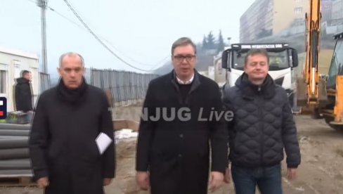 Predsednik Vučić obilazi bolnicu Tiršova 2