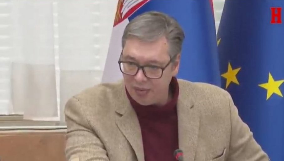 ''DEO TIH LJUDI SU POLITIČKI OBOJENI'' Predsednik Vučić o prosvetnim radnicima: Ispunili smo im sve zahteve