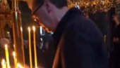 VUČIĆ NA BOŽIĆNOJ LITURGIJI U HILANDARU Mir Božji, Hristos se rodi (VIDEO)