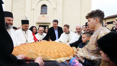 ZLATNIK DAR GRADA ŠAPCA U BOŽIĆNOJ ČESNICI: Pronašla desetogodišnja Kalina