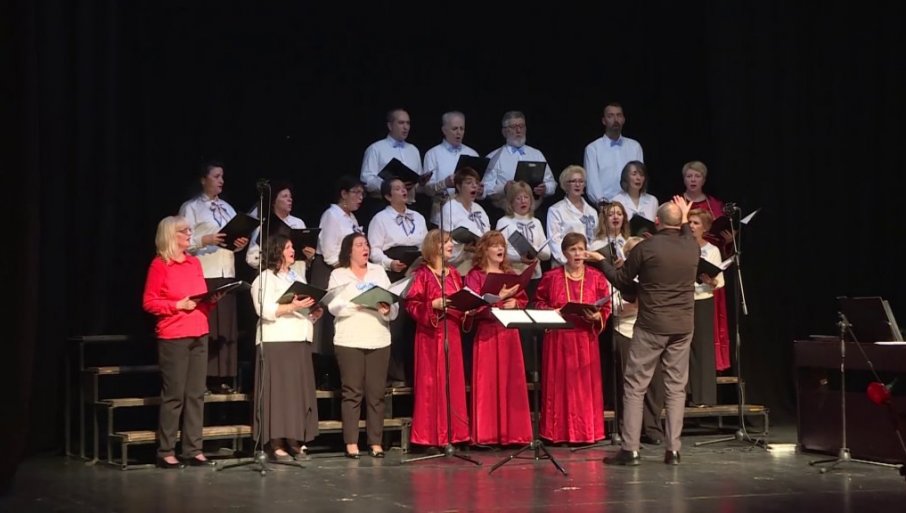 U SLAVU ROĐENJA ISUSA HRISTA: Održan Božićni koncert horova grada Jagodine (FOTO)