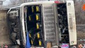 TRI OSOBE POGINULE, 29 POVREĐENIH: Prevrnuo se autobus na relaciji (UZNEMIRUJUĆI VIDEO)