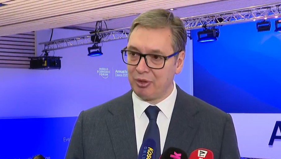 ''VAŠ POSAO JE DA DRŽITE ČASOVE I UČITE DECU'' Predsednik Vučić iz Davosa o početku drugog polugodišta u školama